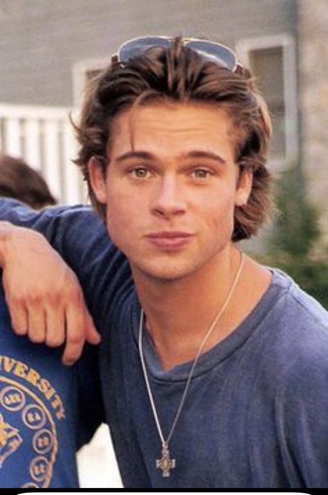 Hairstyle 90s, Brad Pitt Pictures, Brad Pitt Style, Brad Pitt Hair, 90’s Hairstyles, 90s Men, Mark Knopfler, Aria Montgomery, 90s Hairstyles