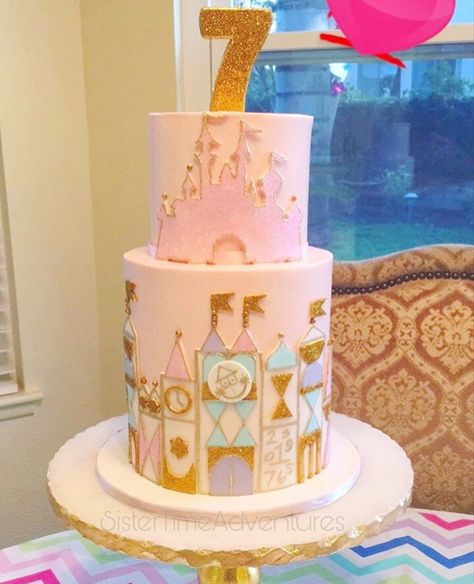 Disneyland Theme Birthday, Disneyland Cake, First Birthday Decorations Girl, Disneyland Party, Bd Cake, Disneyland Birthday, Disney Birthday Cakes, Tema Disney, Retro Disney