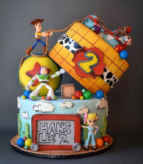 Toy Story 4 Cake Ideas, Toys Story Birthday Cake, Woody And Buzz Birthday Cake, Forky Birthday Cake, Toys Story Cake, Toys Story First Birthday, Toy Story 1st Birthday Cake, Buzz And Woody Cake, Toy Story Second Birthday Cake