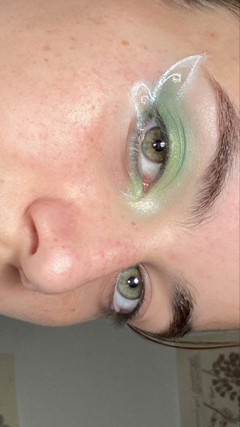 Blue And Green Butterfly Makeup, Debut Eras Tour Makeup, Folklore Era Makeup, Tinkerbell Inspired Makeup, Easy Butterfly Eyeliner, Fairy Makeup Kids, Renfair Makeup, Green Flower Makeup, Easy Butterfly Makeup