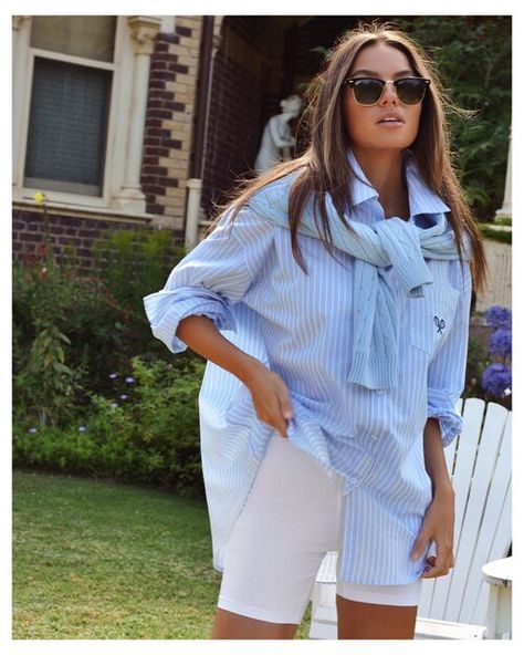 Polo Dress Outfit, Wimbledon Fashion, Look Legging, Tennis Outfit Women, Europe Outfits, Stripe Shirt, Tennis Clothes, Mode Inspo, Spring Summer Outfits