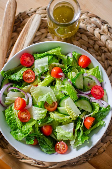 White Balsamic Vinaigrette White Balsamic Vinaigrette, White Balsamic, Salads Recipes, Resep Salad, Makanan Diet, Healthy Food Motivation, Balsamic Vinaigrette, Healthy Salad Recipes, Healthy Salads