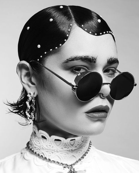 Hair With Accessories, Sleek Short Hair, Side Parting, Shaved Hair Designs, Editorial Hair, Hair Magazine, Glam Hair, Peinados Fáciles Para Cabello Corto, Styling Gel