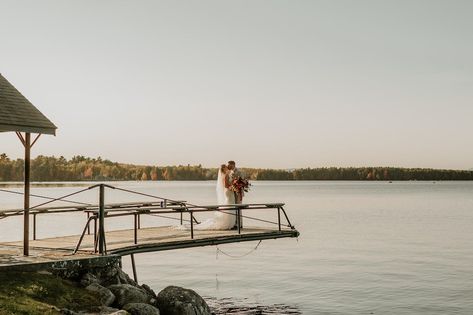 New Hampshire Wedding Venues, Maine Coast Wedding, New England Wedding Venues, Nh Wedding Venues, Budget Wedding Venue, Unusual Wedding Venues, Maine Wedding Venues, Cozy Wedding, England Beaches