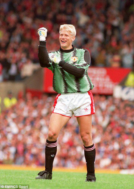 On this day: 17 Aug 1991, Peter Schmiechel made his debut for Manchester United. Peter Schmeichel, Manchester Football, Notts County, Sporting Legends, Manchester United Team, Manchester United Legends, Manchester United Players, Luxury Glasses, Fifa Football