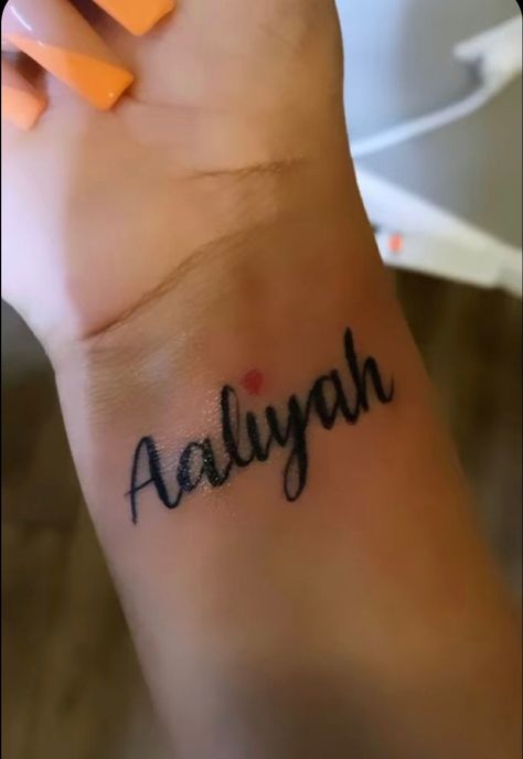 Name Tattoos For Girls, Boyfriend Name Tattoos, Small Name Tattoo, Name Tattoos For Moms, Name Tattoos On Wrist, Girl Thigh Tattoos, Meaningful Tattoo Quotes, Hand Tattoos For Girls, Cute Hand Tattoos