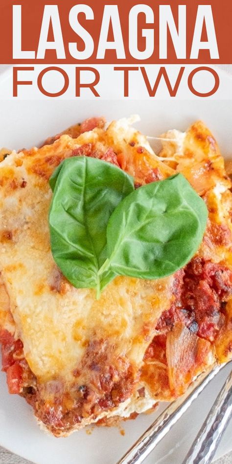 Enjoy delicious, cheesy lasagna for two, made with fresh ingredients easily found at your grocery store! This easy lasagna recipe is perfectly portioned for two, for little to no leftovers. Lasagna for two is perfect for date night or a small family dinner! #SundaySupper #lasagna #easyrecipe #dinnerrecipes #dinnerfortwo #pasta Lasagna For Two, Family Meals Kids, Family Meals Kid Friendly, Cheesy Lasagna, Sausage Lasagna, Quick Family Meals, Meat Lasagna, Easy Lasagna Recipe, Budget Family Meals