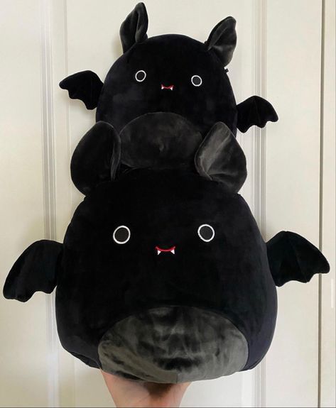 Grunge Squishmallow, Goth Plushies, Halloween Squishmallows, Black Stuffed Animal, Kei Visual, Cute Squishies, Color Vibe, Baby Themes, Kawaii Plushies