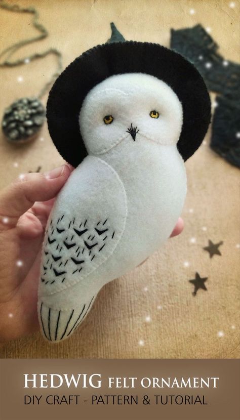 Harry Potter Felt Ornaments, Diy Hedwig, Harry Potter Felt, Owl Witch, Owl Felt, Harry Potter Christmas Decorations, Diy Owl, Felt Ornaments Diy, Harry Potter Ornaments