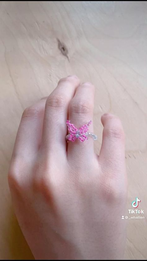 Butterfly Ring Tutorial, Cincin Diy, Butterfly Beads, Diy Beaded Rings, Rings Diy, Beads Craft Jewelry, Ring Video, Diy Jewelry Unique, Indie Jewelry