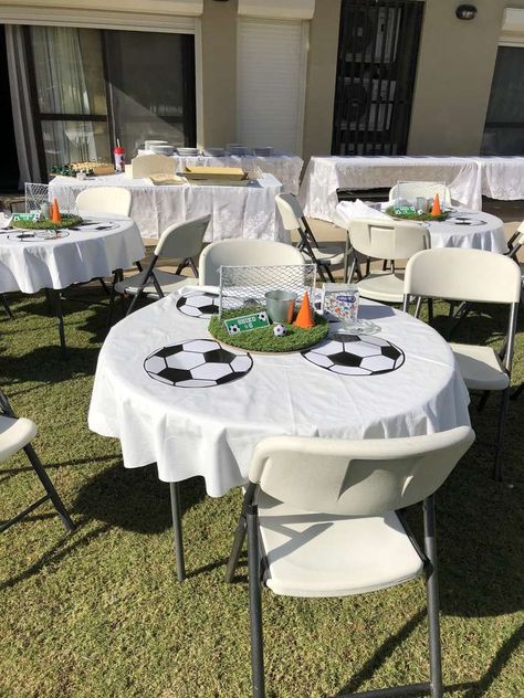 Soccer Birthday Party Ideas For Men, Soccer Theme Birthday Party Decorations Centerpiece Ideas, Diy Soccer Centerpiece Ideas, Argentina Soccer Theme Birthday Party, Soccer Party Centerpiece Ideas, Ronaldo Theme Birthday Party, Soccer Party Centerpieces, Soccer Table Decorations, Cr7 Birthday Party Ideas