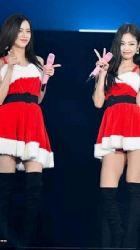 Jisoo Christmas Outfit, Blackpink Funny, Movie Soundtracks, Blackpink And Bts, Mp3 Music, Christmas Costumes, Music Store, Kim Jisoo, Blackpink Photos