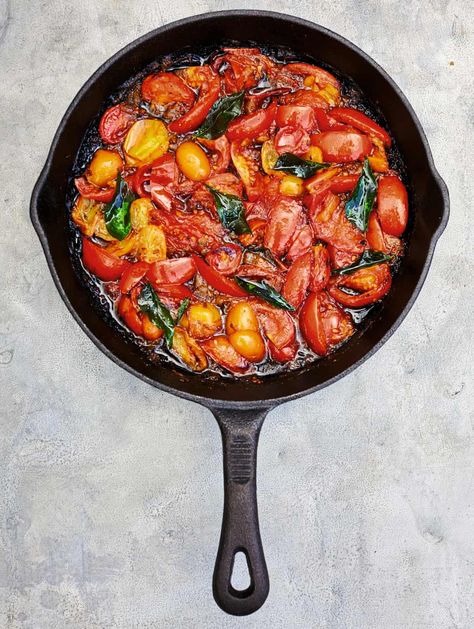 Meera Sodha's tomato curry | Curry | The Guardian Meera Sodha, Saag Paneer, Recipe Tomato, Best Curry, Tomato Curry, Quick Vegan Meals, Vegan Curry, Yotam Ottolenghi, Curry Dishes