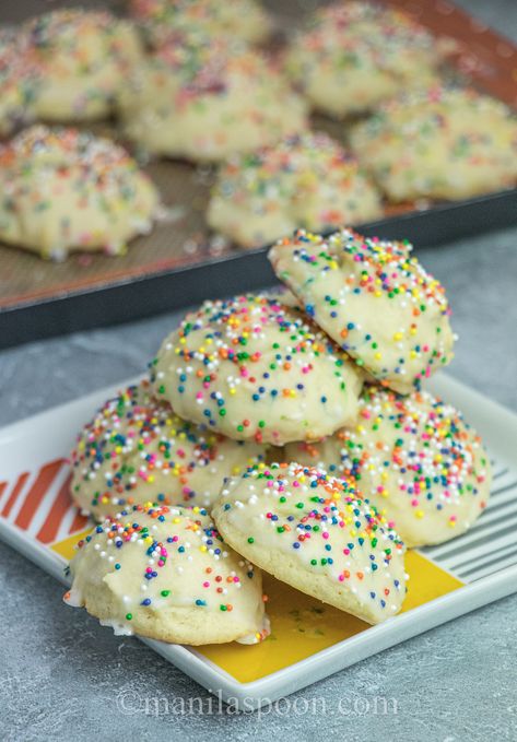 Italian Anise Cookies - Manila Spoon Anise Cookie Recipe, Italian Anise Cookies, Edible Holiday Gifts, Anise Cookies, Holiday Sweets, Dipped Cookies, Christmas Cookie Exchange, Seasonal Treats, Italian Cookies