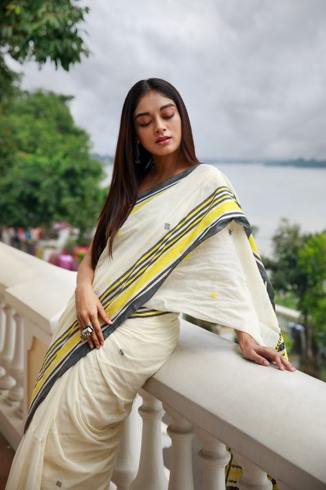 Khadi Saree Look, Saree 2023, Bengal Saree, Dress Designs For Stitching, Saree Drapes, Airy Bedroom, Formal Saree, Saree Wearing, Khadi Cotton Saree