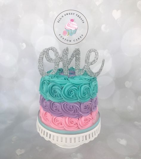 Mermaid color smash cake! Mermaid Smash Cake One Year Old, Mermaid Smash Cake, Diy Smash Cake, Cake Photoshoot, Little Mermaid Cakes, Smash Cakes, Smash Cake Photoshoot, Mermaid Cakes, Mermaid Coloring