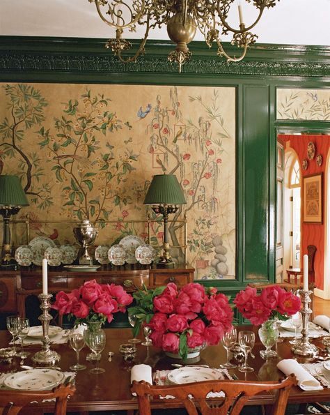 Chinoiserie Wallpaper Bedroom, Chinoiserie Bedroom, Chinoiserie Interior, Gracie Wallpaper, Chinoiserie Room, De Gournay Wallpaper, Green Dining Room, Dining Room Wallpaper, Chinoiserie Wallpaper