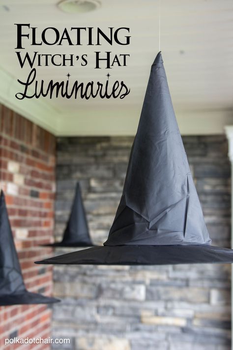 Clever decorating idea for a porch for Halloween, floating Witch's hat luminaries, they even light up at night! Diy Halloween Dekoration, Dollar Store Halloween Decorations, Dekorasi Halloween, Witches Hats, Halloween Fest, Casa Halloween, Halloween Witch Decorations, Dollar Store Halloween, Halloween House Party