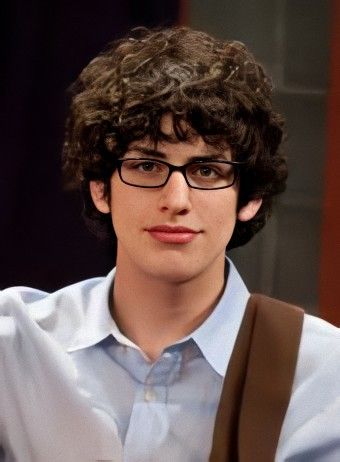 Robbie Victorious, Ugly Actors, Robbie Shapiro, Icarly And Victorious, Nerdy Guys, Good Looking Men, Music Playlist, Girls Night, Celebrity Crush