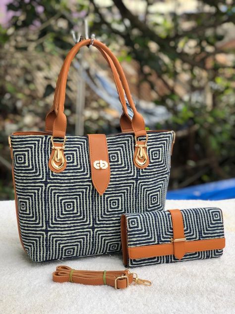 700 rs+ship..eedr New model EKAT BAG 2 pc combo Bag & wallet Cloth material Good quality Afro Accessories, Ankara Accessories, Ankara Bags, African Bag, Photography Bags, African Accessories, African Inspired Fashion, Printed Handbags, Luxury Purses