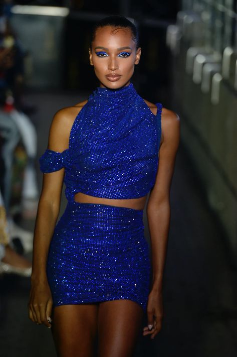 Blue Runway, Jasmin Tookes, Mesh Fashion, Jasmine Tookes, Laquan Smith, Sequin Outfit, Taylor Hill, Elsa Hosk, Fashion Event