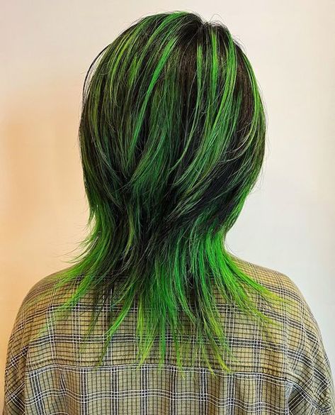 Black And Green Highlights, Green And Brown Hair, Green Black Hair, Black And Green Hair, Alt Hair, Hair Paste, Space Pirates, Imaginary Friends, Green Highlights