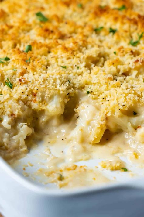 Vegan cauliflower cheese is the most delicious way to eat cauliflower! Roasted cauliflower smothered in vegan cheese sauce, topped with breadcrumbs and baked until golden. Vegan Nut Roast, Cauliflower Cheese Bake, Cauliflower Roasted, Vegan Cauliflower Recipes, Vegan Cheese Sauce, Vegan Thanksgiving Recipes, Vegan Cauliflower, Cauliflower Cheese, Vegan Side Dishes