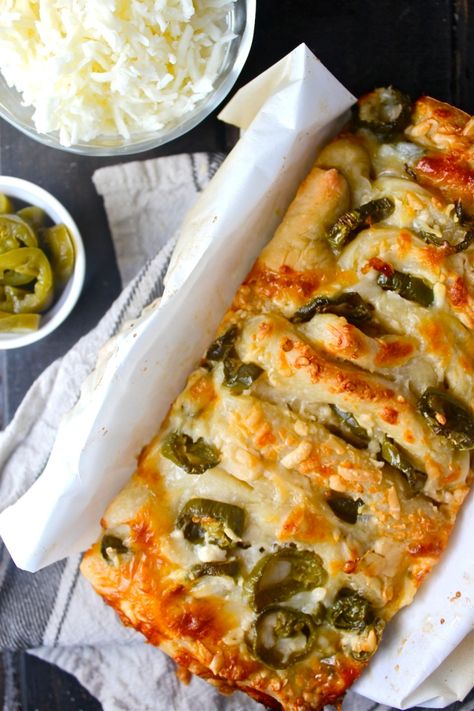 Jalapeno Pull Apart Bread, Pull Apart Bread, Baking Bread, Thigh Recipes, Delicious Bread, Cheese Bread, Snacks Für Party, Bread And Pastries, Pull Apart