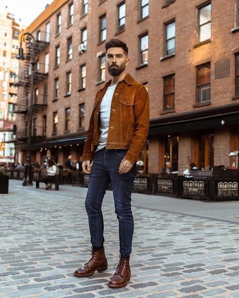 Chris John Millington on Instagram: “Fall has begun. NYC’s golden season. 🔥” Brown Jeans Outfit Mens, Church Outfit Men, Chukka Boots Outfit, Chris John Millington, Brown Jeans Outfit, Brown Jacket Outfit, Mens Chukka Boots, Mens Street Style Winter, John Millington