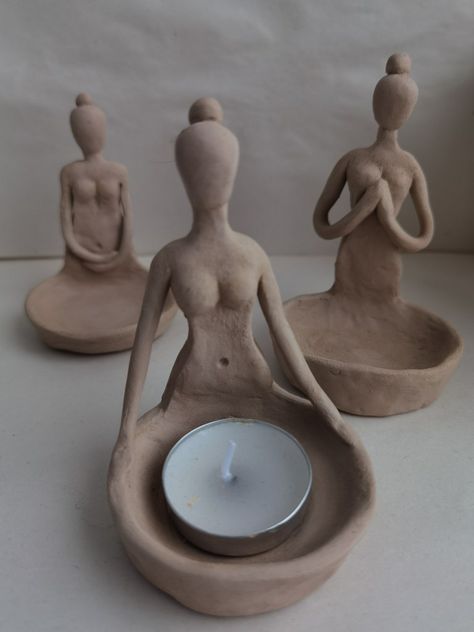 Spiritual Clay Art, Clay Objects Ideas, Ceramics Pottery Mugs, Clay Candle, Clay Plates, Beginner Pottery, Paper Mache Art, Plastic Art, Small Canvas Art