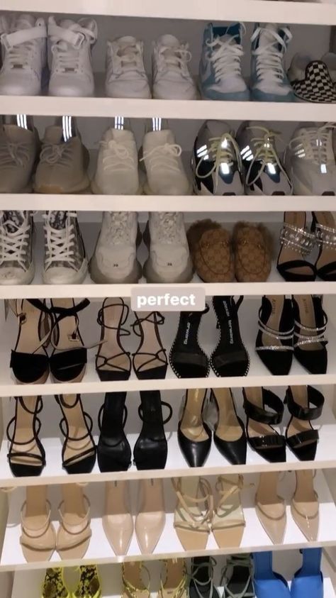 Architecture Fashion Design, Shoe Room, Luxury Closets Design, Shoes Heels Classy, Closet Decor, Shoes Outfit Fashion, Classy Shoes, غرفة ملابس, Luxury Lifestyle Dreams