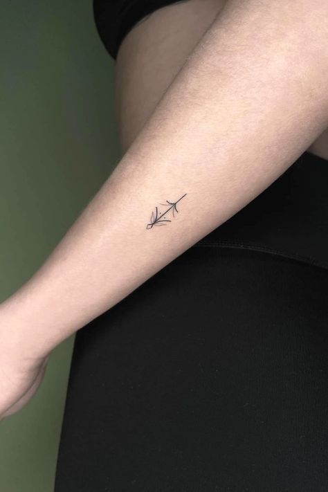 Moon And Sagittarius Tattoo, Mini Tattoos Sagittarius, Sagittarius Hand Tattoos For Women, Tattoo Ideas Saggitarius, Sagittarius Tiny Tattoo, Saggitarius Tattoo Minimal, Sagittarius Glyph Tattoo, Small Saggitarius Tattoos, Sag Tattoos For Women