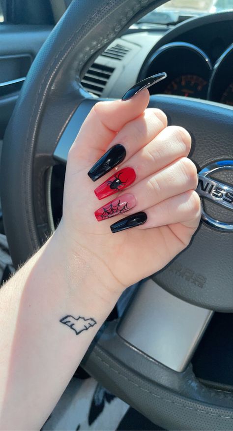 Simple Spiderman Nails, Horror Nails Halloween, Horror Nails Acrylic, Acrylic Nail Pink, Nail Inspiration Simple, Autumn Acrylic Nails, Nail Barbie, Autumn Nails 2023, Tie And Dye Dress