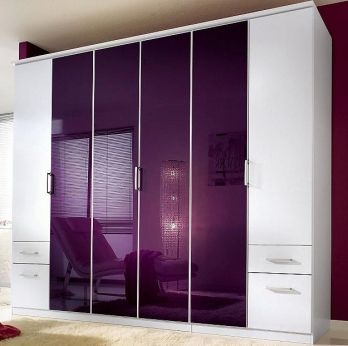 Purple and White High Gloss Purple Cupboard Bedroom, High Gloss Wardrobes Bedrooms, Purple Wardrobe Design, Purple Wardrobe Bedroom, Purple Bedroom Design, Bedroom Wardrobe Ideas, Sliding Door Wardrobe Designs, Bedroom Pop Design, Wooden Wardrobe Design