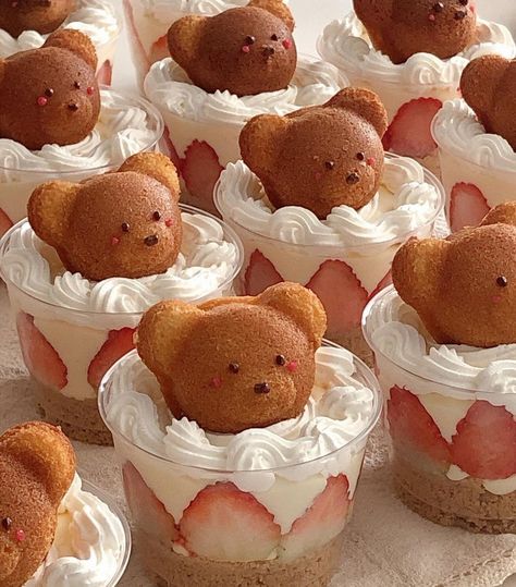 X Teddy Bear Cake, Cute Bakery, Cake Cafe, Bear Cake, Cute Baking, Yummy Comfort Food, Delicious Snacks Recipes, Cute Desserts, Food Obsession