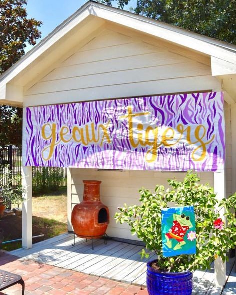 Got a game day tailgate coming up? Banners are perfect for easy decorations and photos! Once you’re done, just roll it up and use it again all season long! 🏈🤍✨ Tailgate Banner Ideas, Game Day Banners Football, Gameday Banner, Easy Decorations, Banner Ideas, 19th Birthday, Butcher Paper, April 21, Simple Decor