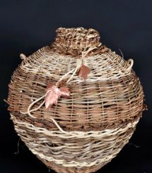 Wisteria Weaving Techniques for Baskets | Matt Tommey - Matt Tommey Weave A Basket, Wisteria Vine, Honeysuckle Vine, Basket Weaver, How To Weave, Willow Weaving, Pine Needle Baskets, Trellis Plants, Weaving Projects