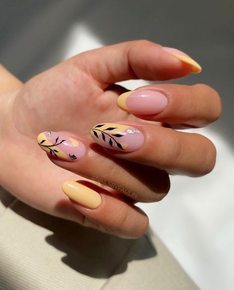 Sunshine Nails, Holiday Acrylic Nails, Yellow Nails Design, Ballet Nails, Milky Nails, Asian Nails, Gel Nail Art Designs, Nagel Tips, Ombre Acrylic Nails