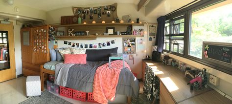 UH Manoa Dorm! Mine Uh Manoa Dorm, University Of Hawaii At Manoa Dorm, Uh Manoa Aesthetic, Honolulu Apartment, Dorm Setup, Uh Manoa, Collage Dorm Room, University Of Hawaii At Manoa, College Things