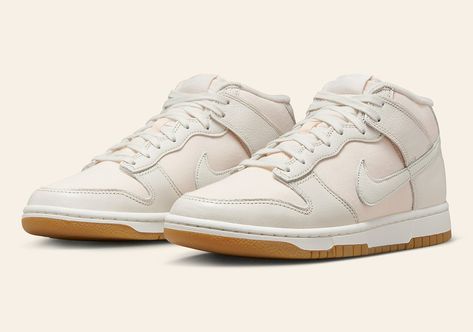 Nike Dunk Mid "Canvas Cream" now available online Nike Flyknit Trainer, Black Athletic Shoes, Black Basketball Shoes, White Basketball Shoes, Colorful Sneakers, Top Basketball Shoes, Athletic Shoes Nike, White Running Shoes, Nike Flyknit