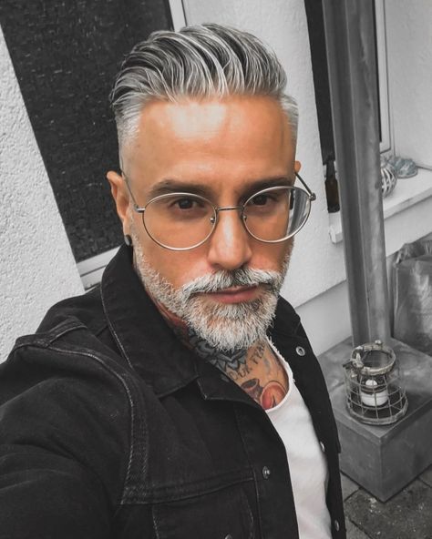 90 Mantastic Grey Hairstyles For Men To Try - Fashion Hombre Mens Grey Hairstyles, Grey Hair Color Men, Hombre Hair, Silver Hair Men, Older Men Haircuts, Grey Hairstyles, Older Mens Hairstyles, Grey Hair Looks, Haircut Images