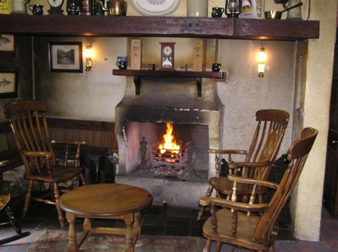 Irish Fireplace, Old Irish Farmhouse, Old Irish Pub Interior, Ireland Aesthetic Irish Cottage, Irish Cottage Interiors, Irish Potato Soup, Irish Kitchen, Irish Interiors, Ireland Cottage