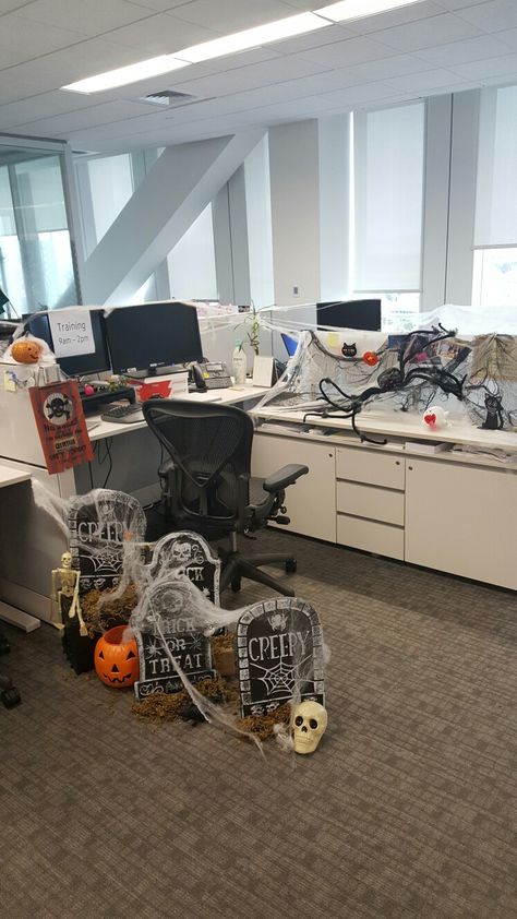 Office graveyard Halloween Decorations Medical Office, Office Graveyard Decorations, Graveyard Office Decorations, Office Haunted House, Halloween Office Desk Ideas, Halloween Office Cube Decorations, Office Halloween Decorations, Doctors Office Decor, Office Halloween