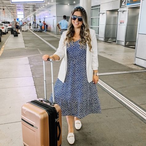 spring airport outfit style Plus Size Summer Airport Outfit, Airport Fits Plus Size, Ashley Graham Airport Style, Plus Size Airport Outfit Summer, Airport Outfit Summer Indian, Indian Airport Outfit, Transformation Fashion, Plus Size Airport Outfit, Turkey Outfits