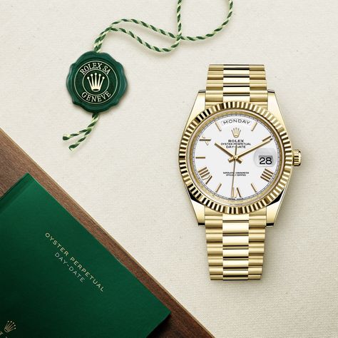 The Rolex Day-Date 40 in 18 ct yellow gold, 40 mm case, White dial,  President bracelet.  The presidents' watch. #Rolex #DayDate Rolex Watch Price, Rolex Datejust Men, Rolex Datejust Ii, Rolex Watches Women, Buy Rolex, Oyster Perpetual Datejust, Rolex Date, Watches Rolex, Rolex Watches For Men