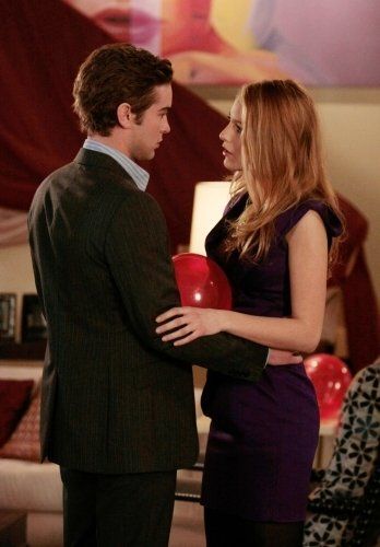 Nate And Serena, Blair Waldorf And Serena, Gossip Girl Nate, Serena Van Der Woodsen Style, Gossip Girl Episodes, Girls Tv Series, Nate Archibald, Serena Van Der, Gossip Girl Outfits