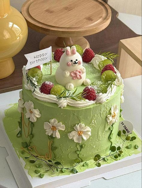 Cake Cartoon, Cake 3d, Cake Cute, Cute Cake, Cartoon Cake, Animal Cakes, Green Animals, Animal Cake, Painted Cakes