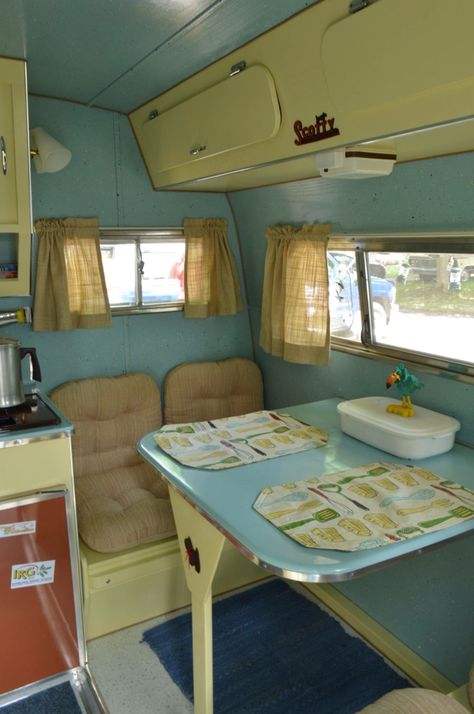 Vintage camper interior Vintage Caravan Interiors, Vintage Trailer Interior, Vintage Camper Interior, Vintage Camper Remodel, Trailer Interior, Caravan Interior, Vintage Rv, Vintage Campers Trailers, Vintage Caravans