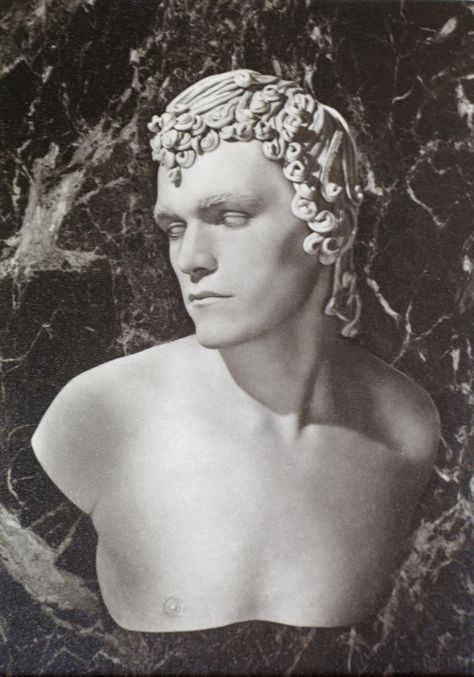 David Ball by Angus McBean Maurice Tabard, Angus Mcbean, Hannah Hoch, Greek Sculpture, Botanical Beauty, Body Poses, Black And White Portraits, Interesting Faces, Photo Inspo