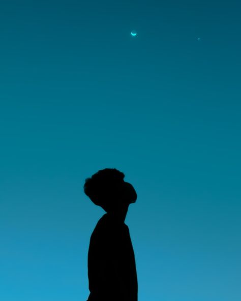 #sky #moon #darkness #night #Photographer Sky Photography Nature, Sky Moon, Highlight Icons, Instagram Highlight Icons, Photography Nature, Sky Photography, Self Portrait, Night Skies, Human Silhouette